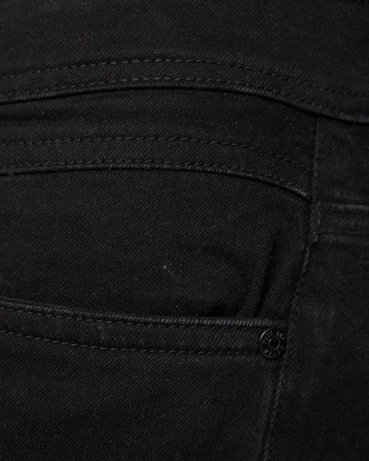 Zeki Shorts Black